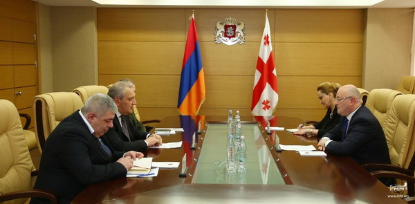 Запланирован визит министра обороны Грузии в Армению