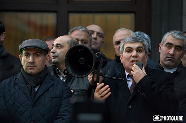 Лидеры блока «Елк» пока не комментируют заявление относительно Армена Саргсяна