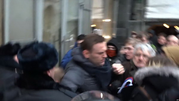 Алексей Навальный отпущен полицией под «обязательство о явке»