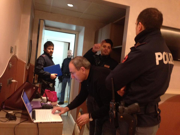 Итальянская полиция держит в осаде гостиничный номер депутата Никола Пашиняна