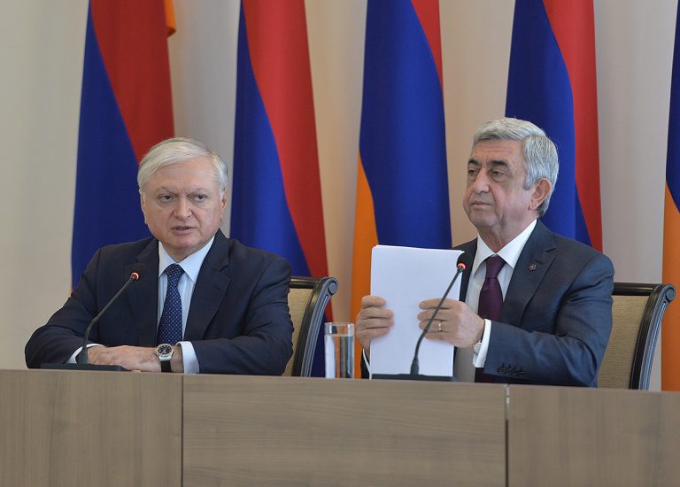 Армения еще долгое время вряд ли будет пытаться изменить свой основной политический курс: «Жоховурд»