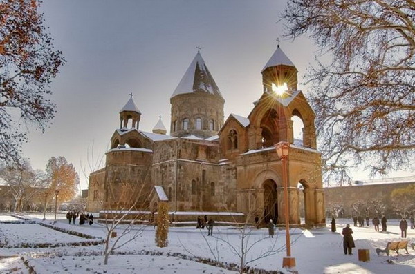 Армянская Апостольская Церковь отмечает Рождественский Сочельник
