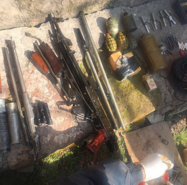 Арсенал оружия и боеприпасов обнаружен в селе Аруч марза Арагацотн: фото