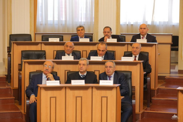 Делегация парламента Армении проводит встречи с руководством Арцаха в Степанакерте