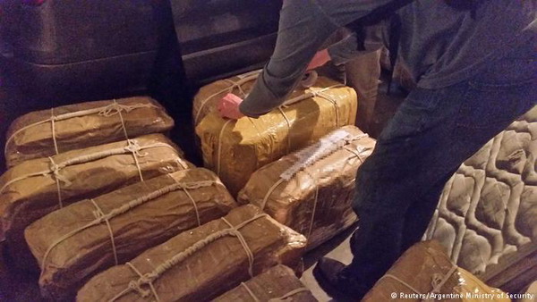 Полиция Уругвая также расследует возможную схему поставок кокаина в Россию
