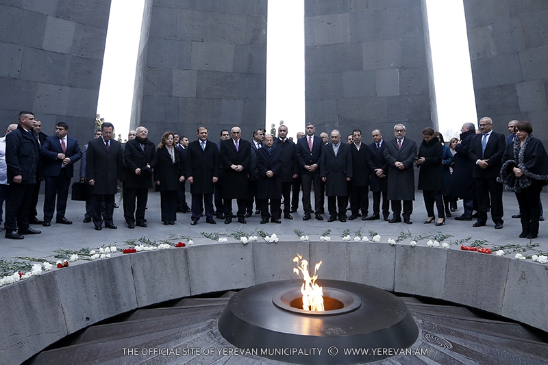 Президент Ливана Мишель Аун в Ереване почтил память жертв Геноцида армян