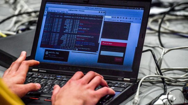 Полиция Испании выдала США обвиняемого в хакерстве «начальника спецотдела ФСБ»