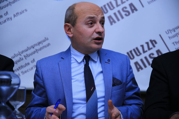 «Для Армении существуют довольно высокие риски»: Степан Сафарян – о «кремлевском списке» США