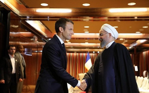 Макрон и Роухани провели телефонную беседу накануне визита главы МИД Франции в Тегеран