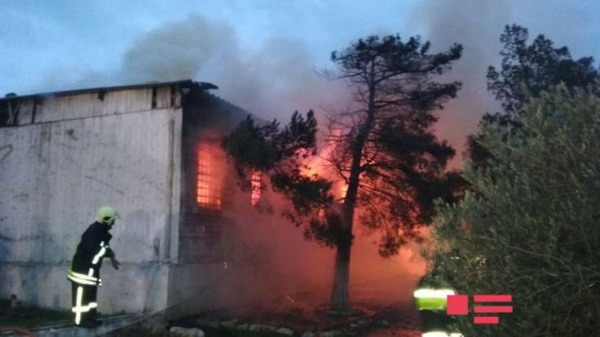 25 человек погибли в Баку в результате пожара в наркологическом центре