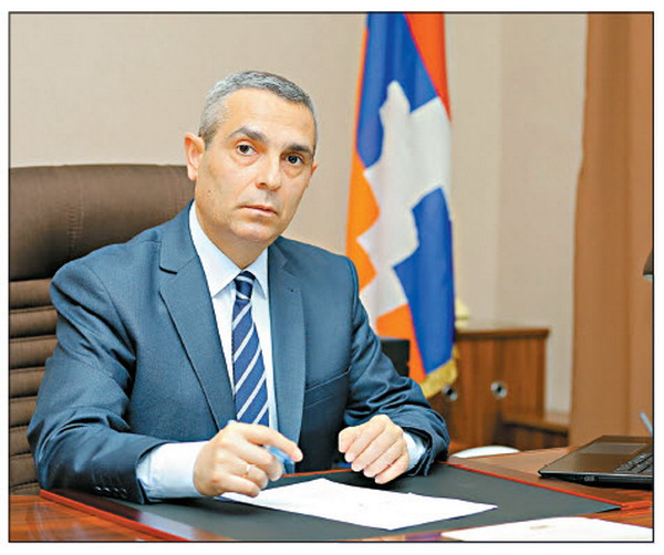 Глава МИД Арцаха: мы настаиваем на необходимости восстановления полноформатных переговоров Арцах-Азербайджан-Армения