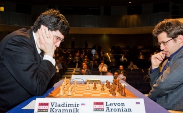 Турнир претендентов в Берлине: Крамник победил Ароняна и возглавил таблицу
