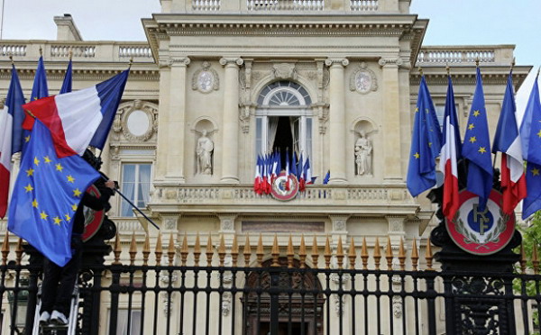 Париж не признает выборы президента РФ в Крыму: глава МИД Франции посетит Киев