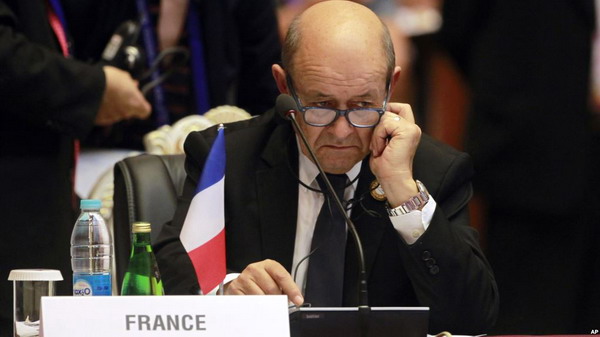 Париж будет координировать ответ на отравление Скрипаля с Британией: глава МИД Франции