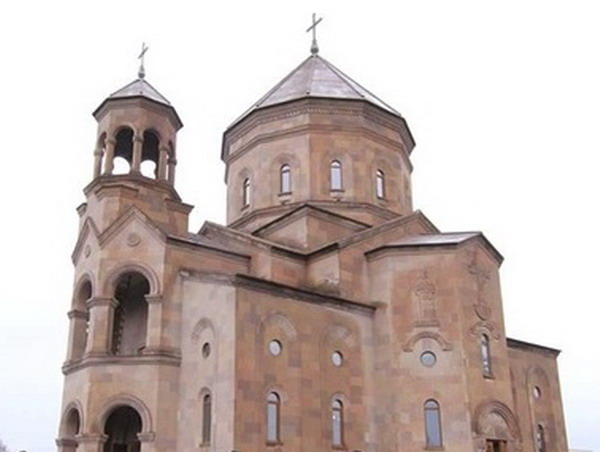Католикос Гарегин II освятил новую армянскую церковь в украинском Днепре: видео
