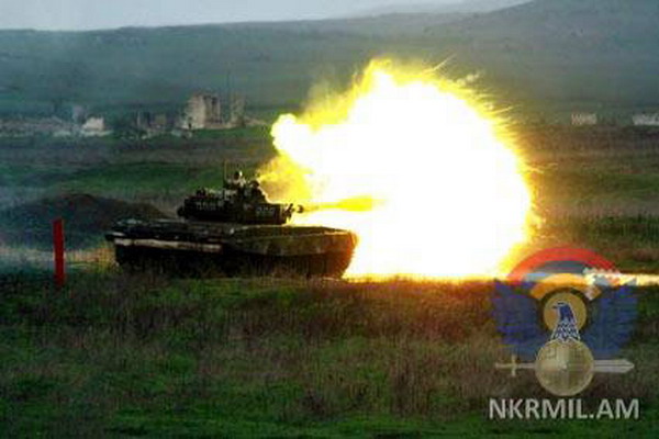 Танковые упражнения на учениях Армии обороны Арцаха