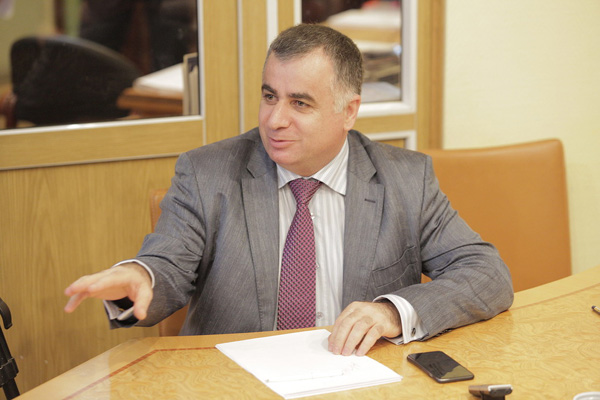 Юрий Навоян: углубление существующих проблем в Армении делают государство уязвимым перед внешними угрозами