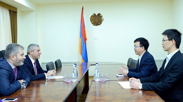 Министр транспорта обсудил программу строительства железной дороги Армения-Иран с китайской стороной