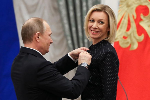МИД РФ называет «хамством» сравнение Путина с Гитлером со стороны главы МИД Британии