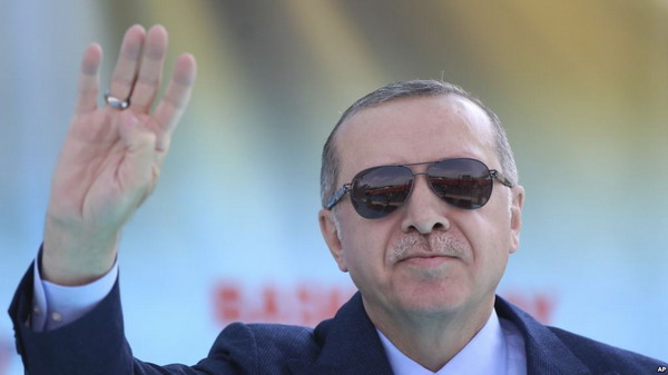 Анкара «приветствовала» военную операцию в Сирии и назвала «проявлением совести человечества»