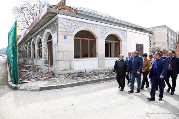 Бако Саакян посетил в Шуши и Степанакерте ряд административных и учебных заведений