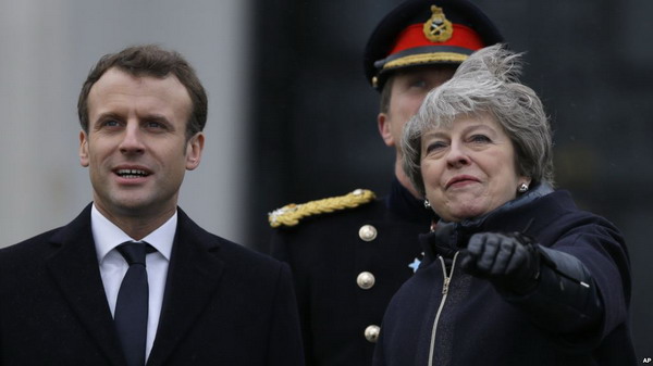 Лидеры Британии и Франции выступили со специальными заявлениями в поддержку военной операции в Сирии
