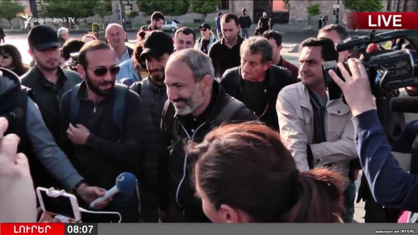 Никол Пашинян: Полиция не имеет права применять оружие против мирных демонстрантов