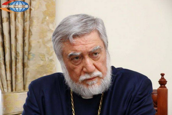 Католикос Арам Первый приветствует усилия по разрешению политической ситуации в Армении конституционным путем
