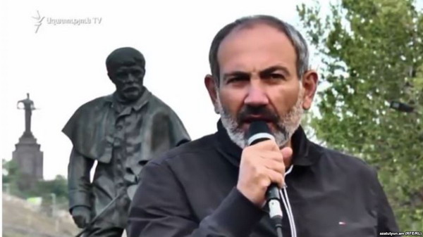 LIVE. Митинг протестующих на Площади Республики в Ереване