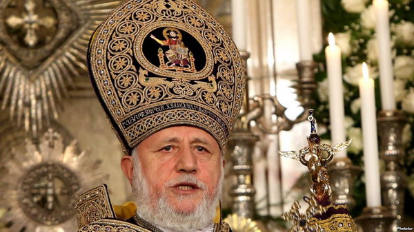 Католикос Гарегин Второй в связи с протестами призывает сохранять трезвость и здравый смысл