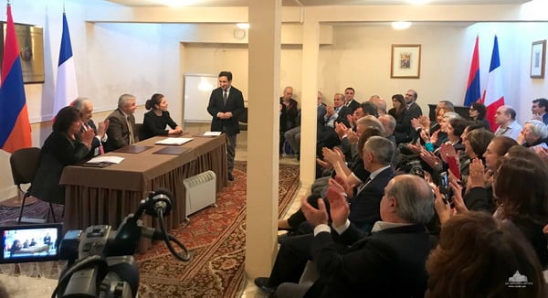 Глава парламента Арцаха во Франции встретился с послом Армении и членами союза «В поддержку Карабаха»