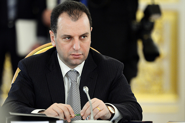 Министр обороны Виген Саргсян выступил с комментарием касательно протестов в Армении