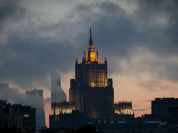 В Москву на переговоры прибыли глава МИД и вице-премьер Армении: российские СМИ