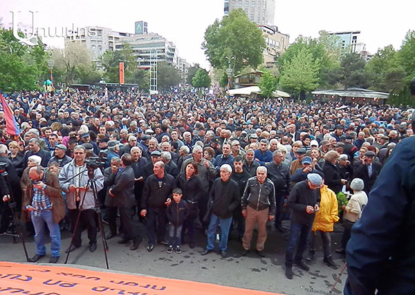 LIVE. Акция протеста Никола Пашиняна и его сторонников в Ереване
