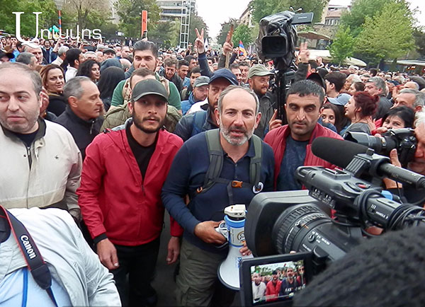 Акция протеста продолжается: автопробег в Цахкадзор для участия в заседании Совета РПА