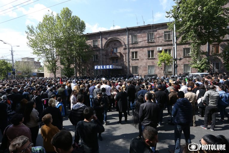 По состоянию на 18:30 задержаны 251 человек: Полиция Армении