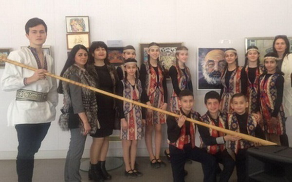 В прифронтовом украинском Мариуполе открылась выставка, посвященная 50-летию фильма «Цвет граната» Сергея Параджанова
