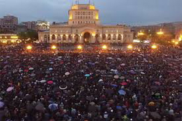 LIVE. Митинг протеста на Площади Республики в Ереване