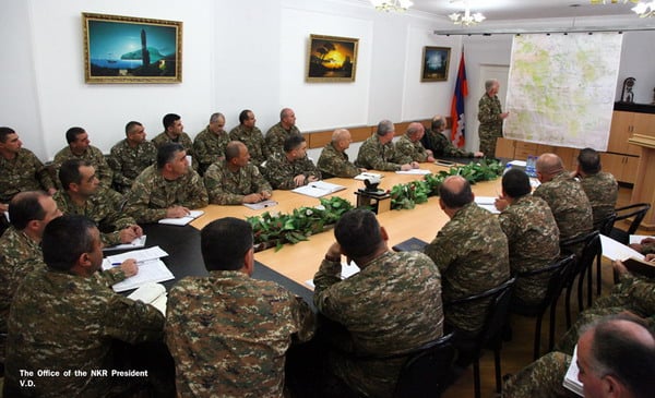 Бако Саакян посетил МО Арцаха и встретился с высшим командным составом Армии обороны