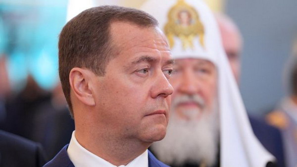 Путин внес в Госдуму кандидатуру Медведева на пост премьер-министра РФ