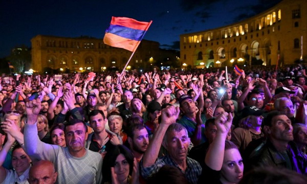  Libération. Армения: «56 бандитов решили воспрепятствовать тому, чего хочет народ»