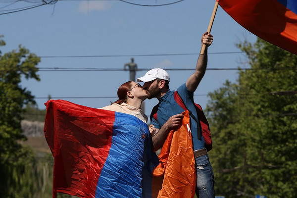 «Последний день»: Фильм Радио Свобода о революции в Армении — видео