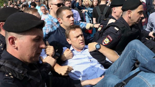 Всероссийская акция «Он нам не царь!»: свыше 1300 задержанных в 21 городе РФ