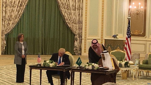 New York Times: Саудовская Аравия и ОАЭ предлагали Трампу помощь на выборах 2016г