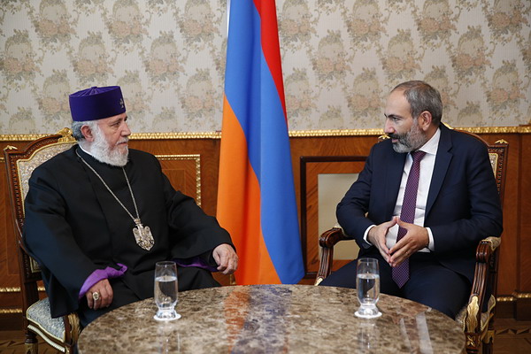 Премьер-министр Никол Пашинян принял Католикоса всех армян Гарегина Второго