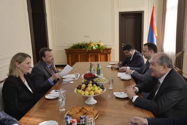 Бриджит Бринк в Ереване: США продолжат сотрудничать с правительством и народом Армении