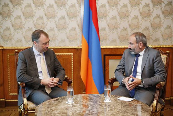 Премьер-министр Армении принял спецпредставителя ЕС по вопросам Южного Кавказа Тойво Клаара