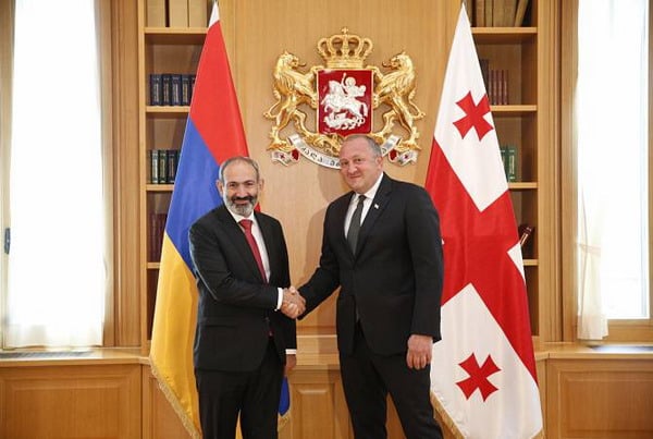 Я рад встрече с демократическим премьером Армении: президент Грузии встретился с Николом Пашиняном