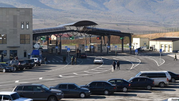 Глава таможенного пункта в Баграташене на границе с Грузией подал заявление об отставке