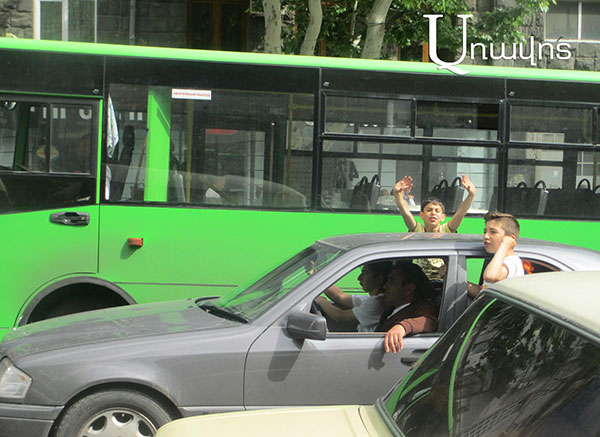 Что происходило на улицах Еревана после избрания Никола Пашиняна премьер-министром: видео, фоторяд
